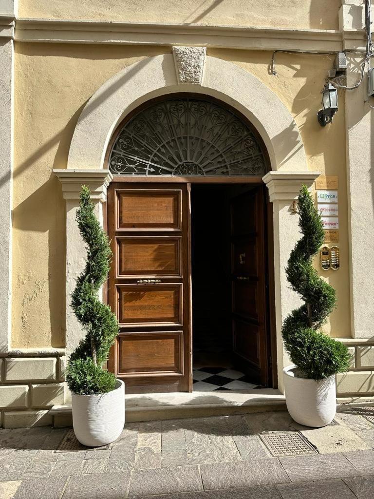 Palace Eight - Suites & Spa Cosenza Exterior foto